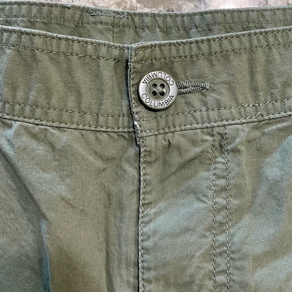 Olive Green Columbia Shorts - Picture 4 of 6